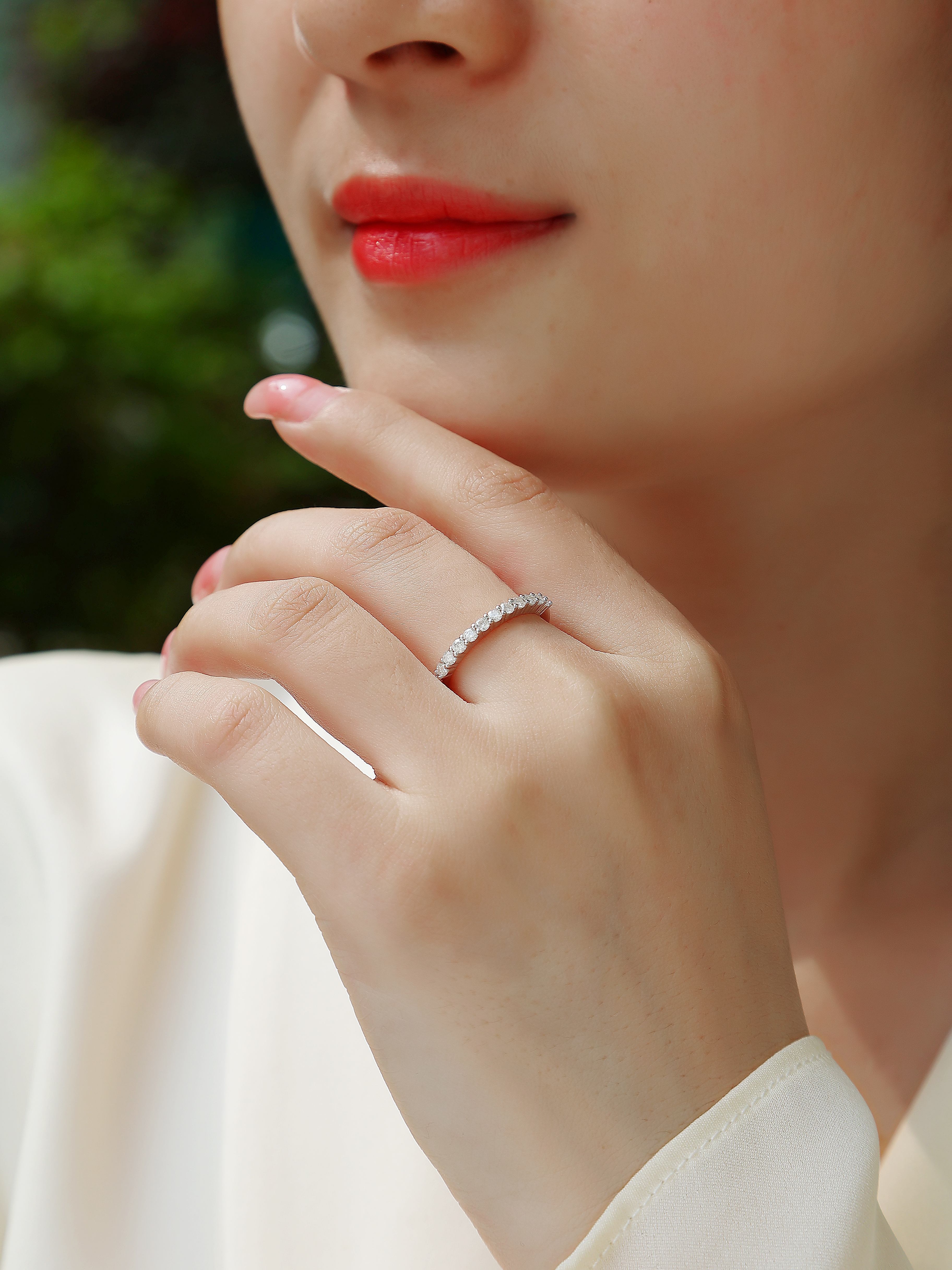 Everyday Versatile EarringsAnd Platinum-plated Diamond Can Be Inspected With A Diamond Pen