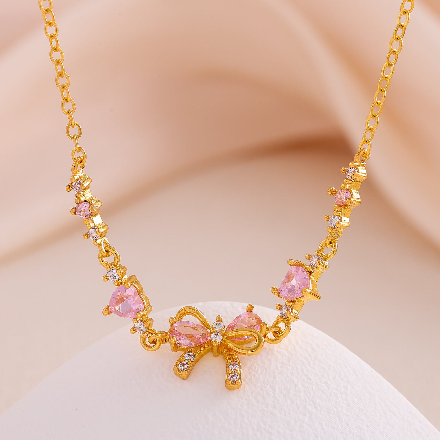Cute And Sweet Heart-shaped Zircon Butterfly Bracelet Plated With 18K Gold.