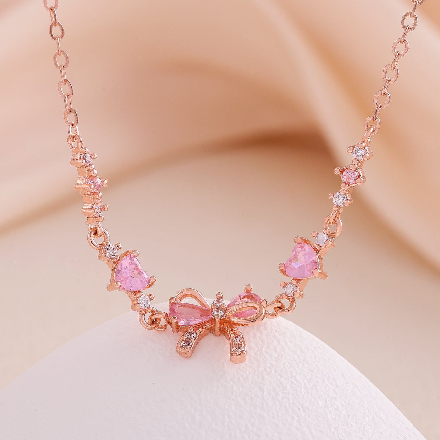 Cute And Sweet Heart-shaped Zircon Butterfly Bracelet Plated With 18K Gold.